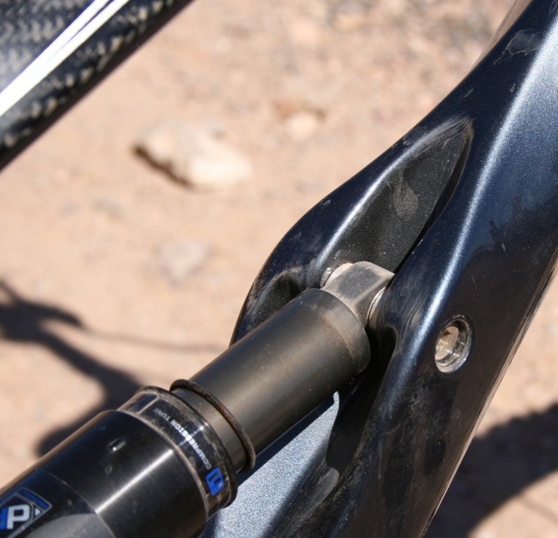 Tidy forward shock mount