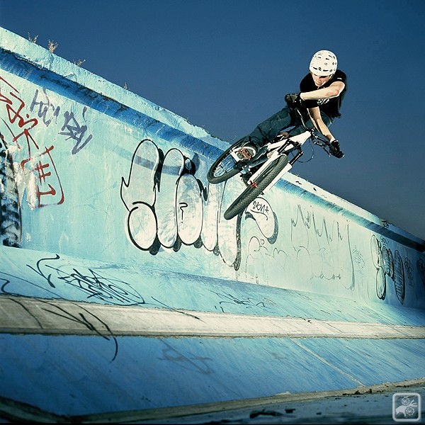 Wallride to X-up out in Zagreb - Photo by Milan 