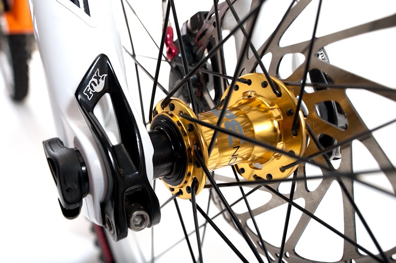 Transition Revolution hub and Fox tool-less 20mm axle
