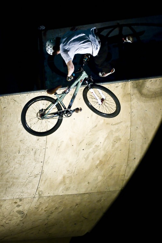 Tailwhip in Vienna - Photo by Mislav Mironovic