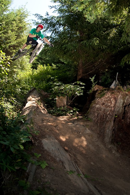 Jumping on AM bikes