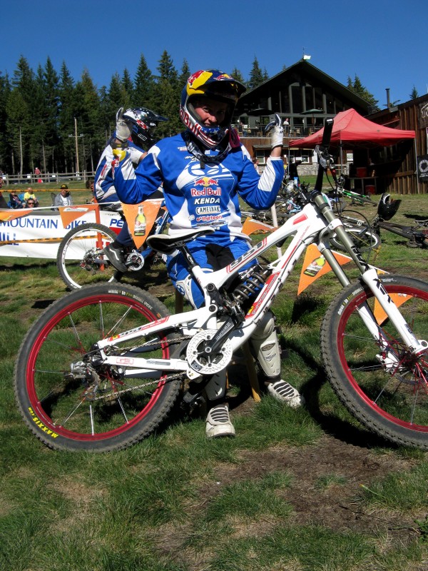 3 Time World Champion Jill Kinter taking the hotseat.