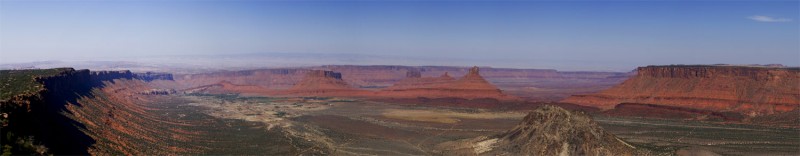 Panorama of the valley below.