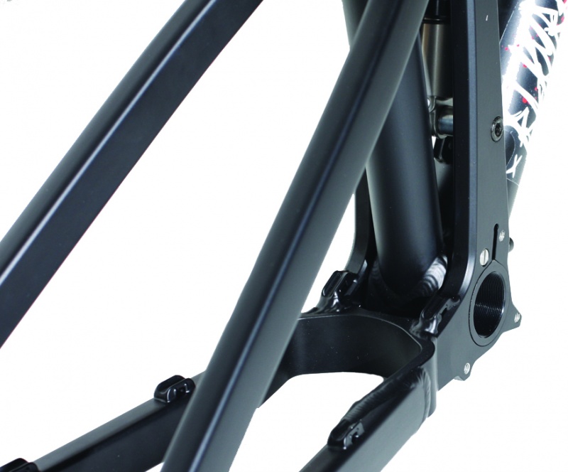 Concentric B.B. pivot and replaceable hardware