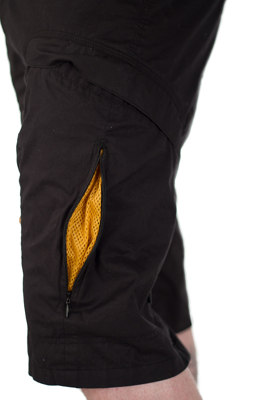 Alder side pocket and vent detail
