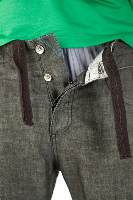 Button fly and internal waist tie