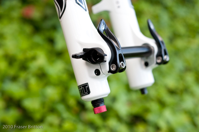 All of the new 36 180 mm forks use Fox's 20QR thru axle system
