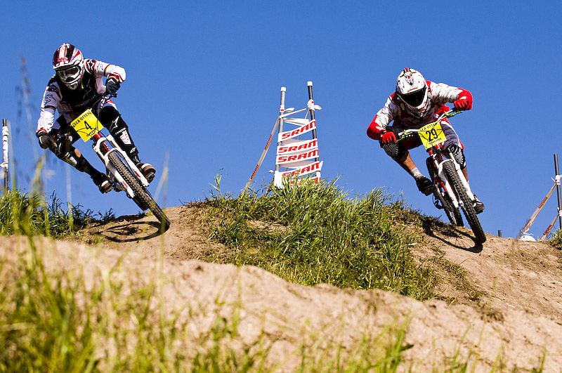 Minaar and Gracia, pinning it.