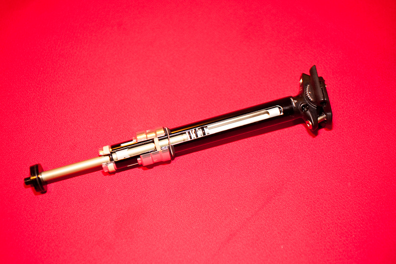 Cutaway of the hydraulically controlled Reverb post