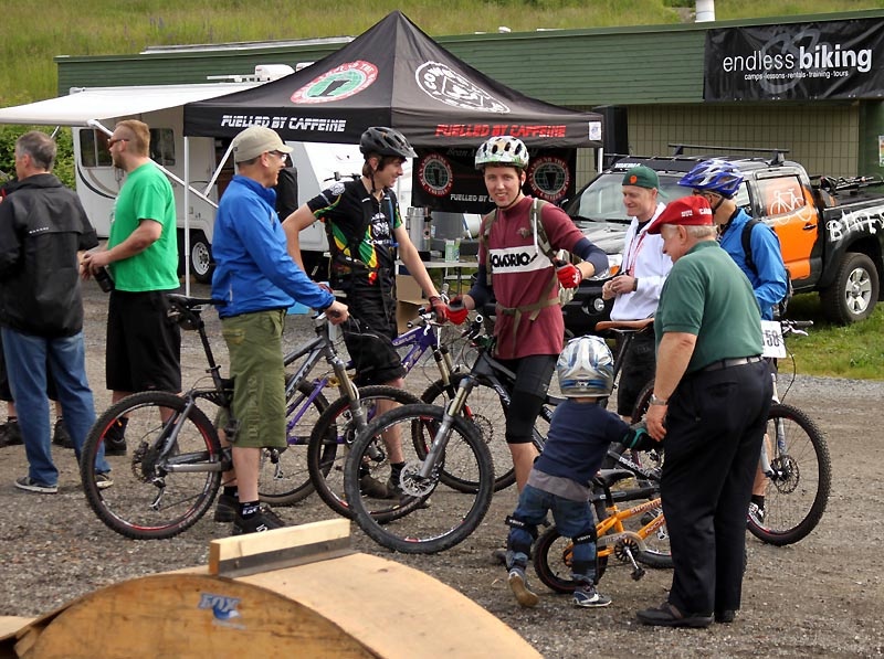 Pre-race congregation of big boys and bikes and little boys and bikes 