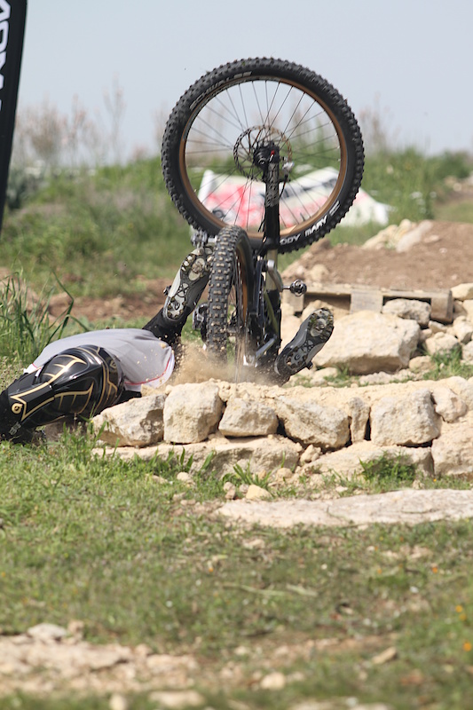 109kg of mass on the ground!
