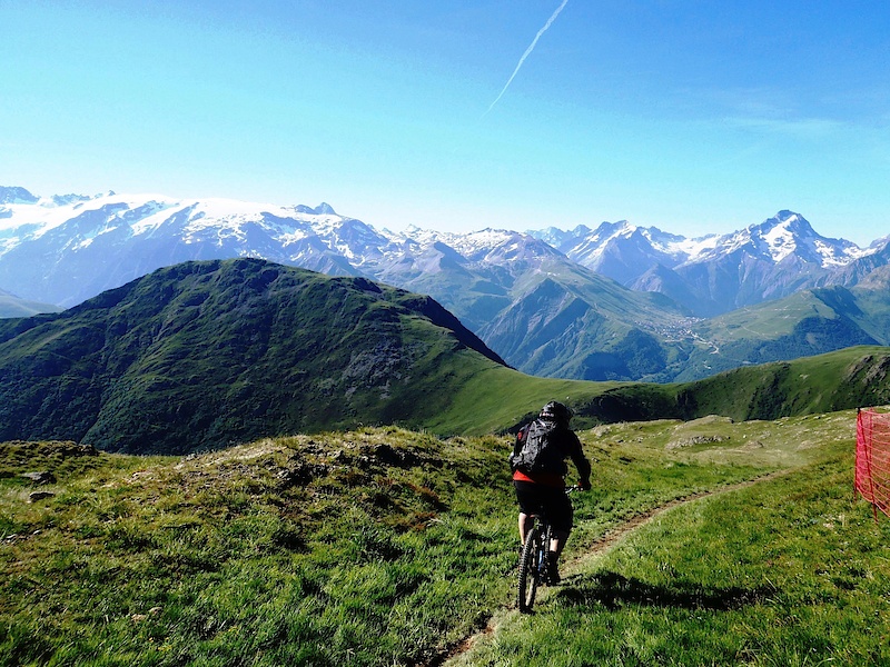 Riding the long stretch of singletrack!