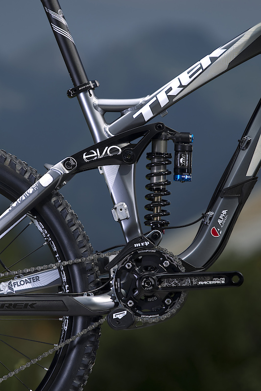 Trek Employs their Full Floater system on the Scratch