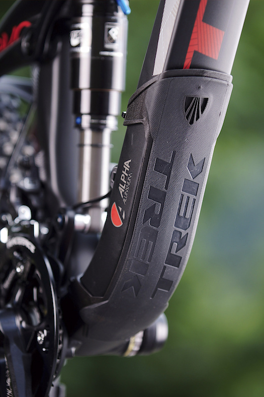 The detachable Aluminum Armor protects against rock strikes