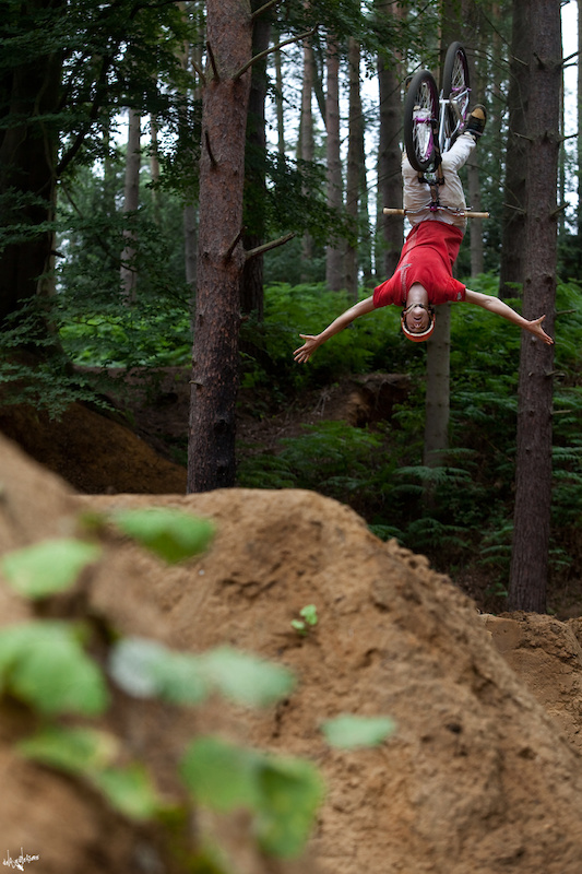 Flip no hander, Woburn. Photo by Szymon Nieborak - www.delayedpleasure.com