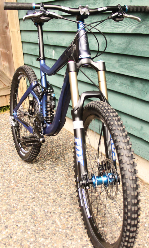 Giant Reign X1 dating profile picture: looking for a rider who doesn't mind suffering all day to get to the goods, and once they are there they'll be o.k. getting a bit wild. Must have an open mind and be willing to experiment in the bike park