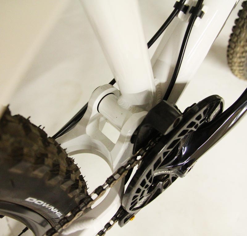 ISCG05 chainguide tabs and a 73mm x 51mm BB shell for chainline that can accommodate an optional front derailleur and double ring setup