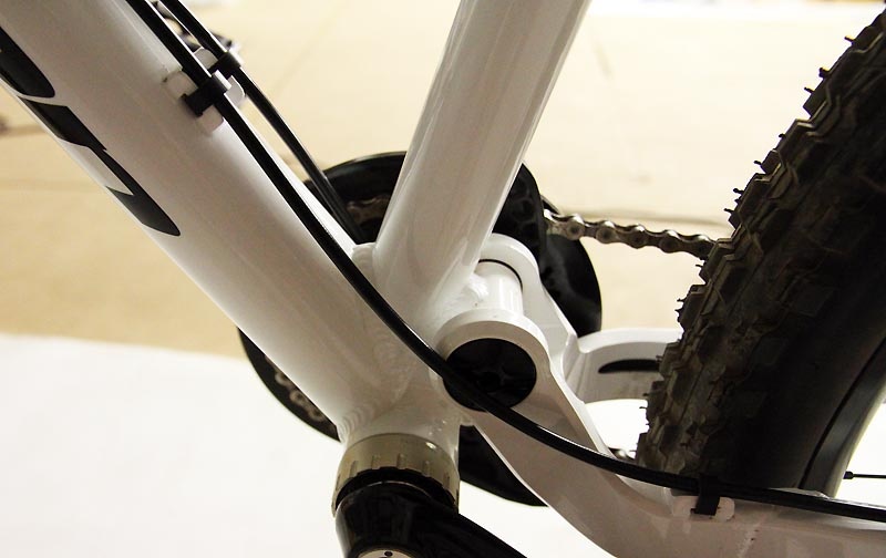 More clean cable routing via top of down-tube