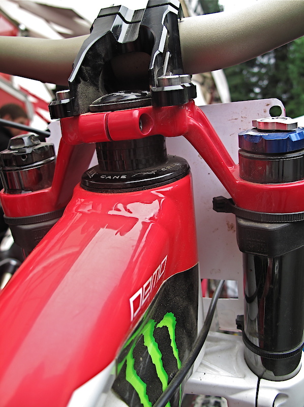 You and your gang may be trying to see who can get their bars the lowest, but Brendan is of the<br /> opinion that enough is enough. His '11 Demo not only sports a proper riser bar, but also<br /> a healthy amount of headset spacers under his crown. Then again, he is riding steeper, burlier, <br />and harder tracks a touch faster than you. Just a touch... Listen to the audio to hear what<br /> the Monster Energy Specialized rider thinks about those fashionable flat bars.