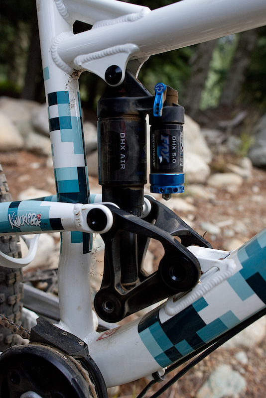 The heart of the Scapegoat is it's Knuckle Box suspension. Diamondback have been using this system for a few seasons now and have got it dialed. They also work with Fox to get the ideal tune for the bike's intentions.