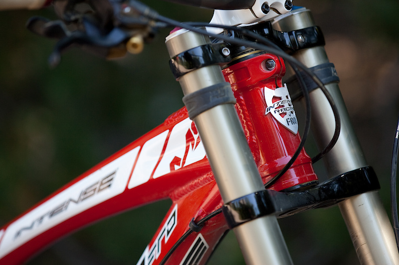 Glory shot! The M9 FRO will ship with a Cane Creek AngleSet that allows you to make adjustments in .5, 1.0, and 1.5 degree increments. Do you really need those slack angles that the pros run on some tracks? Now you can easily find out!