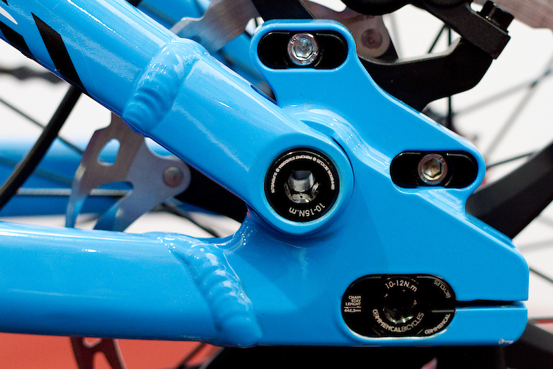 Chips have replaced the previous threaded wheelbase adjusters and provide more security. Here are adapters for the middle setting which comes in at 17.4