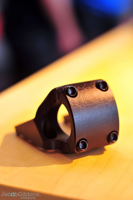 Lots of stealth looking parts coming for 2011. This Atlas FR Direct mount stem isn't new, but the finish is. It is also one of the best looking direct mount stems currently out there and carries some tidy tricks up its sleeve so we have no qualms about showing it again. Available in one iteration, it covers two sizes, a 30mm with minimal rise and 50mm with a 15mm drop simply by flipping it upside down. Its at the lighter end of the pack as well, which makes it great for the weight weenies, while still packing the punch for those who take the big hits in their stride.