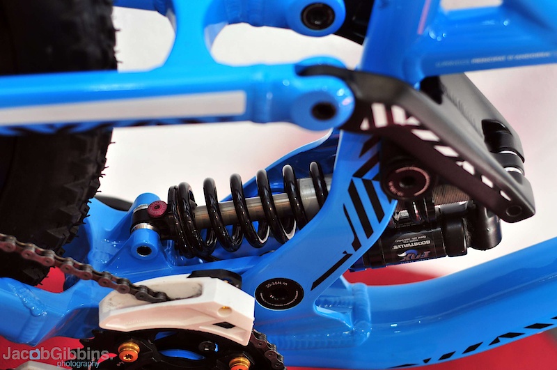 Floating shocks may not be new, but they are increasing in popularity for sure. Fixed between two moving points of the suspension linkage; the rocker and swingarm, it helps provide increased small bump sensitivity.