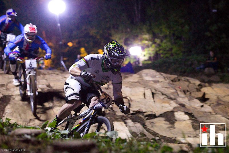 Graves leads Tomas Slavik through the rocks in the mens final
