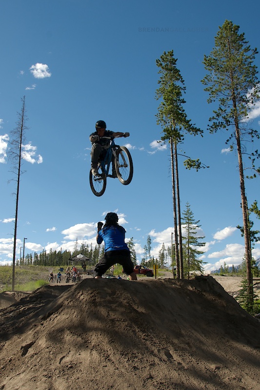 Great jumping Giffy over Jay