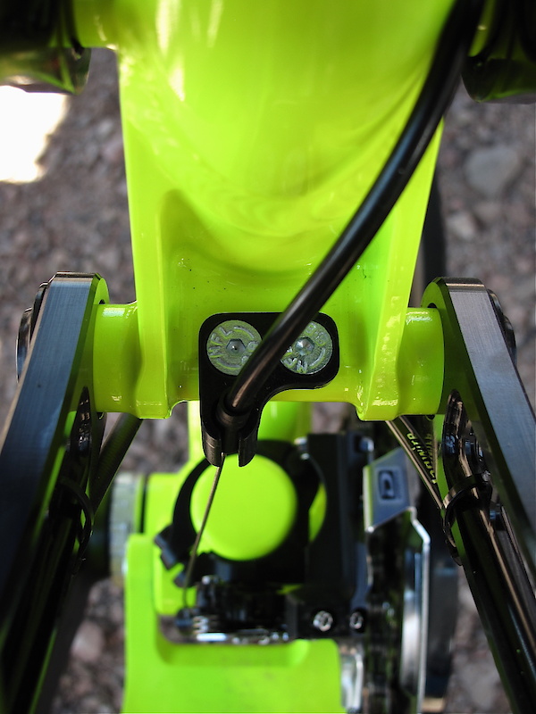 A bolt-on front derailleur cable stop lets you remove it if you are running a HammerSchmidt or guide, and ISCG05 tabs let you mount up either easily. Rear wheel spacing is 135mm and Knolly uses durable 3/8th thick dropouts that should take any abuse that you can dish out. There is clearance for massive 2.7