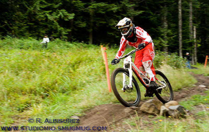 The Allride legend Kurt Vories was on site to witness Mikey Sylvestri rip the Pro course with no derailleur and chainless to win by 6 seconds! Who does that?! Congrats on the win holmes!