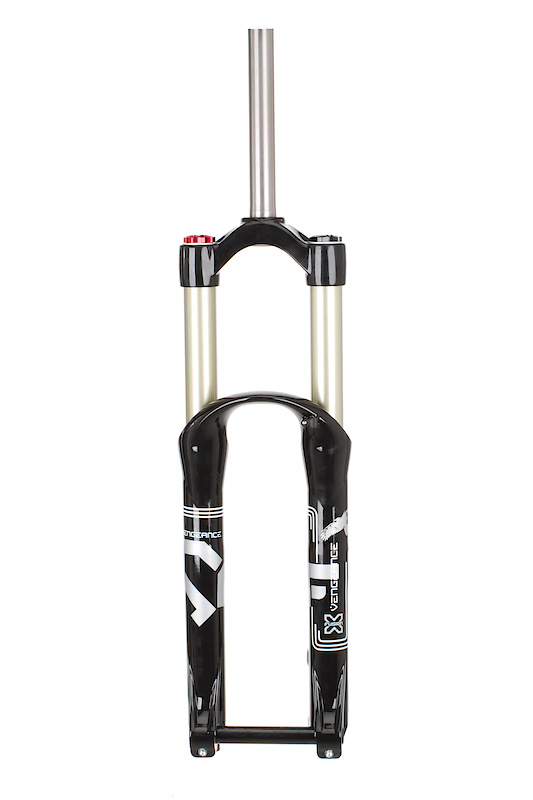 X-Fusion is making a big effort to win the hearts and minds of riders who are looking for high performing suspension and they are fully aware that it will be a hard battle. As it sits right now, the Big Four rule the roost in this category, but X-Fusion is looking to change this with their new fork, the Vengeance. It is available in two flavours; the HLR model tested here that features separate high and low compression adjusters, as well as rebound, and the less expensive RC model that allows you to tune compression and rebound. Both are air sprung and let you change the travel from 160 mm down to 130 mm and 100 mm internally. Both the Vengeance HLR and RC models are available in standard 1 1/8th, tapered, and full 1.5