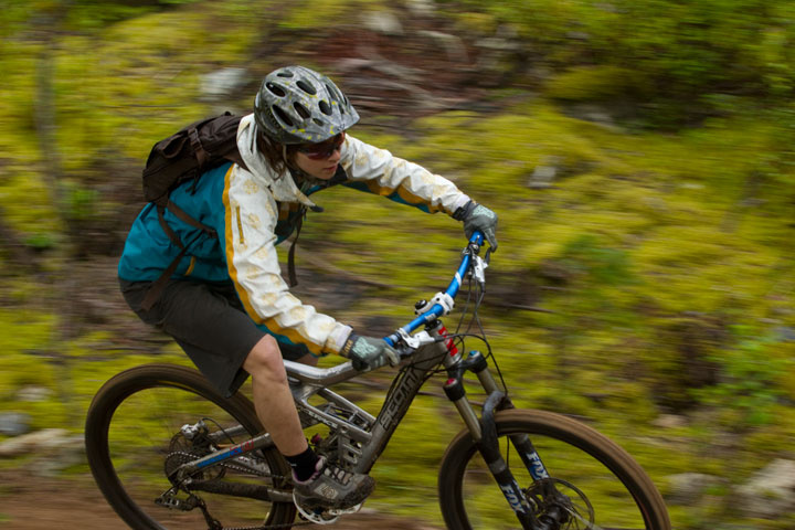 Beth Parsons in action in the Race Face Kelly Jacket - photo by Sterling Lorence
