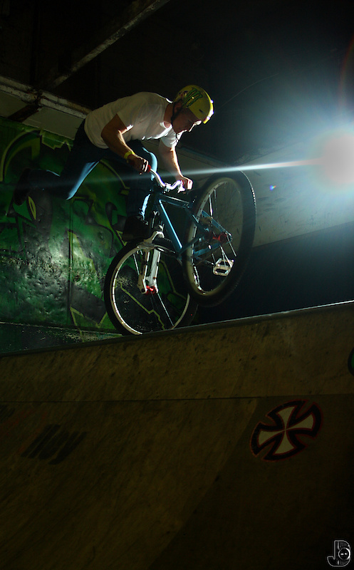 A perfect footjam whip on the same quarter