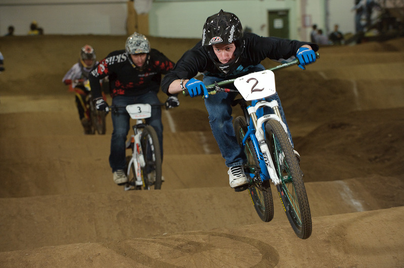 Tyler Shmyr building his gap on Glenn Francks on the dirt and on the leaderboard.