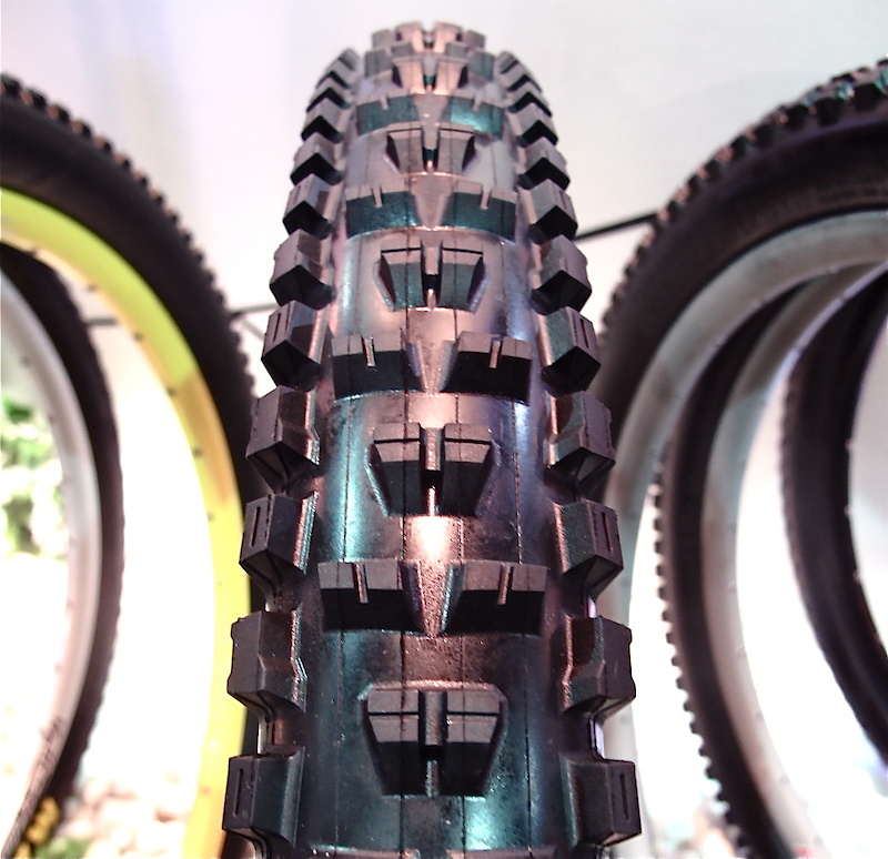 Could this be the tire that replaces the much loved Highroller?