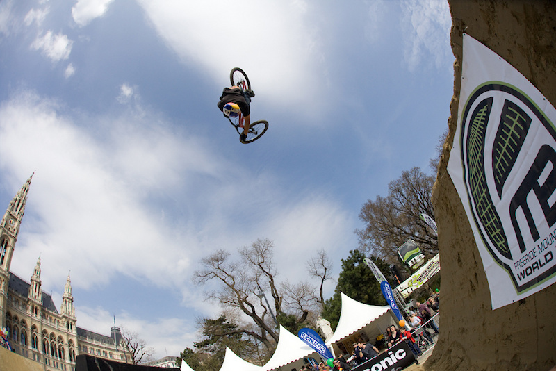 After Yannick Granieri only qualified for the finals because Andi Wittmann could not ride, a smooth third run won the French athlete second place. He entered the course with a truck driver off the starting tower followed by a backflip tailwhip at the second jump and the next 360 was swiftly trumped by a 360 tailwhip on the last hit.