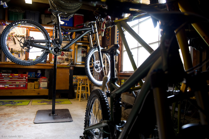 Possibly the best man-cave that I've ever visited, Jon's shop is set up with everything that he needs to work on bikes, including a fully stocked beer fridge and a selection of tools that would make most shops blush. Add in a stable of mountain bikes for any occasion and you have a place that most of us would love to pass the time in.