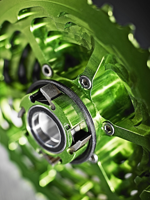 The key element of the Hope cassette is that the freehub engagement pawls are machined into the cassette body. Sealed bearings in the cassette run directly on the rear axle - elegantly simple