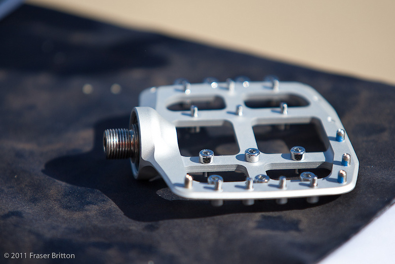 VP's DH-1 uses a short axle that allows them to be just 6mm thick.<br><br><span style='font-size:19px'>VP DH-1 pedal details</span<br><br>- Prototype pedals<br>- Slim 6mm thick body<br>- Short axles that don't run the entire length of the pedal body<br>- Pedals spin on one large sealed bearing and one large balled lose bearing<br>- Weight: TBA<br>- Price: TBA