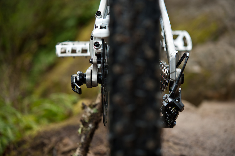 The Scratch's Active Braking Pivot (ABP) allows the rear pivot to rotate concentrically around the axle which, Trek says, allows the bike to remain active under braking.