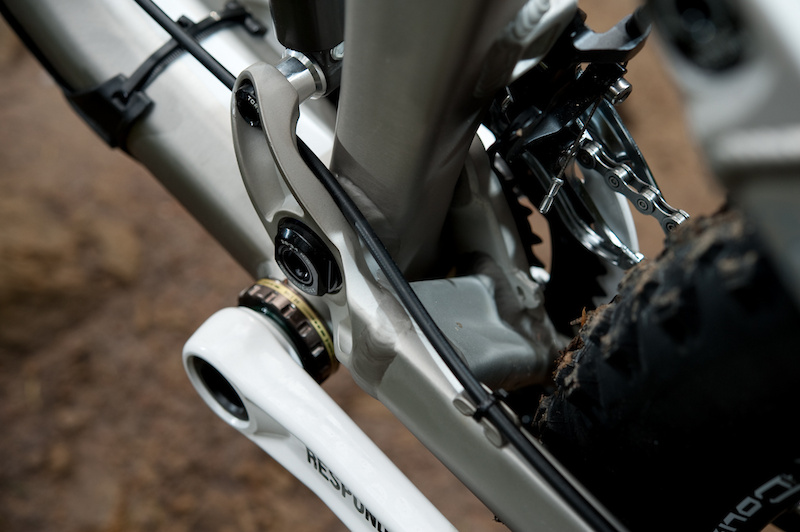 The asymmetrical chainstays extend forward of the main pivot and become the shock's lower mounting point, meaning that the shock is not mounted directly to the front triangle.