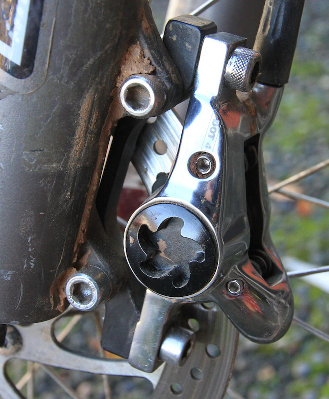 Front brake - International-standard to post mount for a 160mm rotor. Utah dust and mud cannot be purchased as accessories.