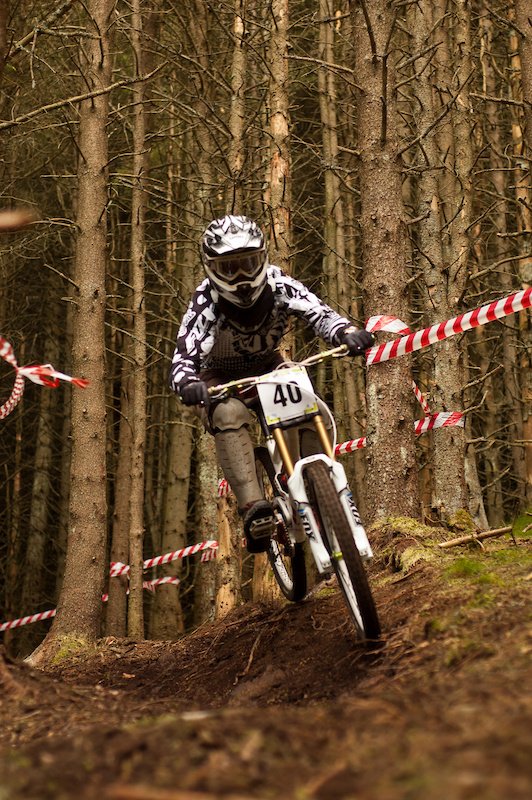 Mark Weightman has been a staunch supporter of the Northerndownhill series since it's inception, here he pins a high line through the trees