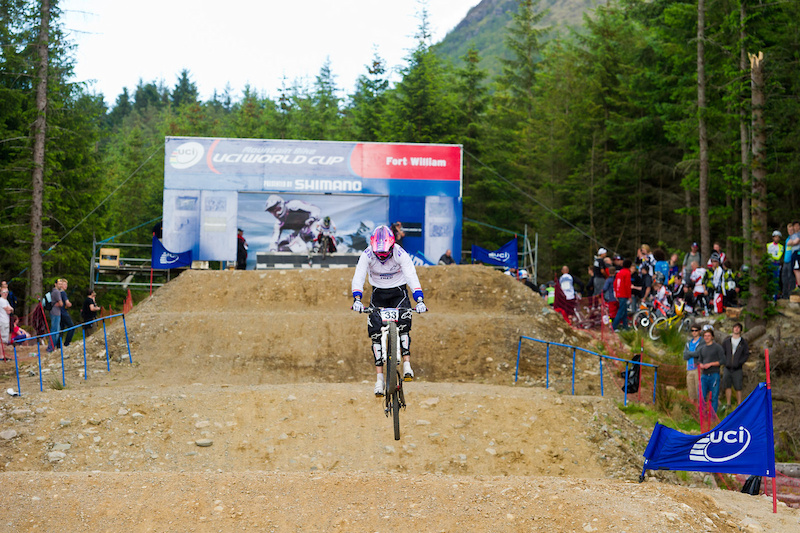 Anneke Beerteen, wide open throttle on the first straight.