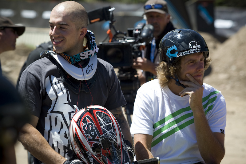 TV cameras were all over the course. Ryan Meyer and AT relax while the guy behind is stressing out to get the 