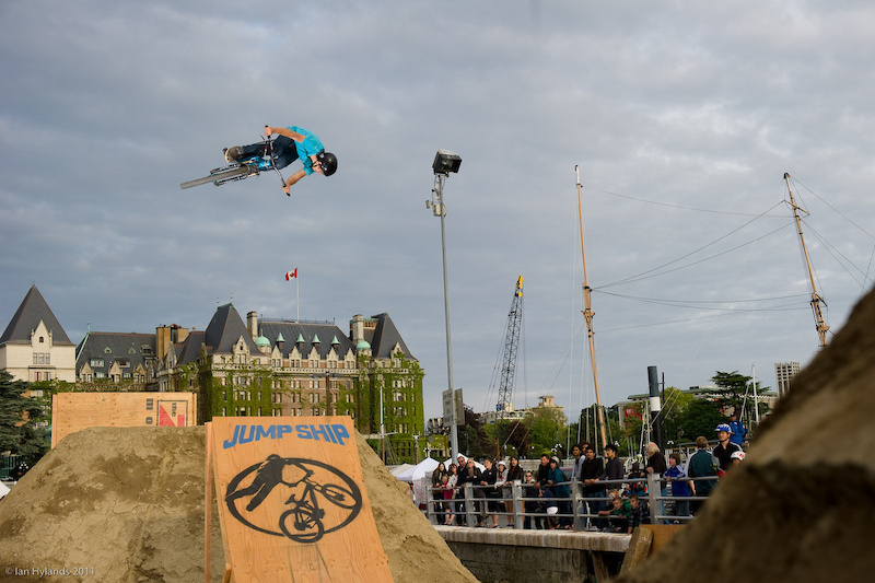 Anthony Messere with a lofty flat 360.