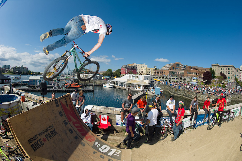 While they were waiting for wind and course maintenance a few of the riders decided to session the small quarter at the end of the course. Mitch Chubey with a huge tailwhip.