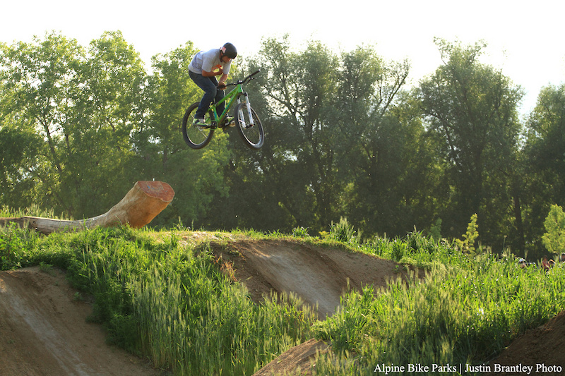 Bar spinning the log drop on the dirt jump line 